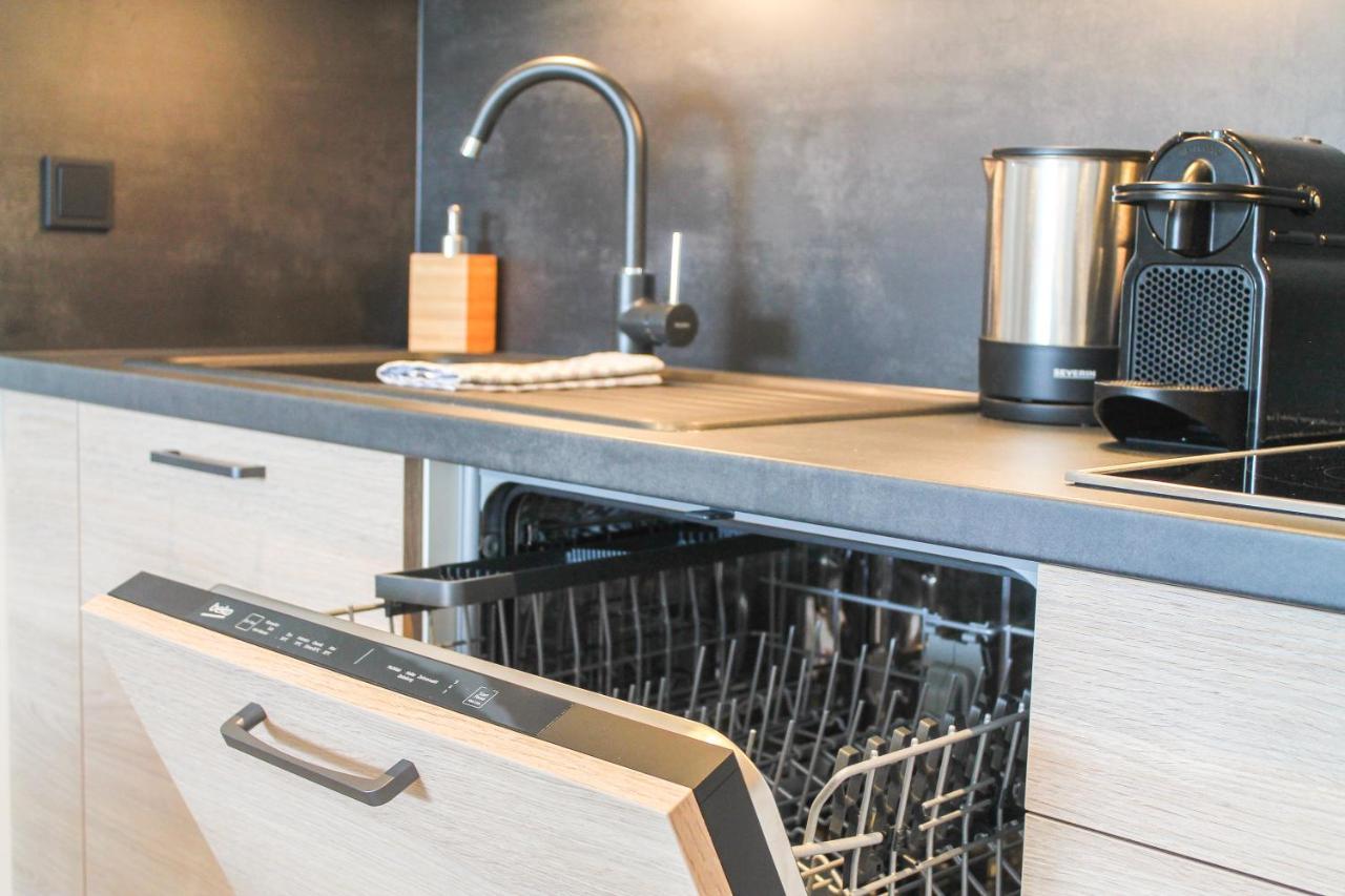 African-Style Apartment - Stadtnah, Parkplatz, E-Ladestation Fuer Auto & Fahrraeder, Gitterbox Fuer Fahrraeder, Fitnessstudio 코블렌츠 외부 사진
