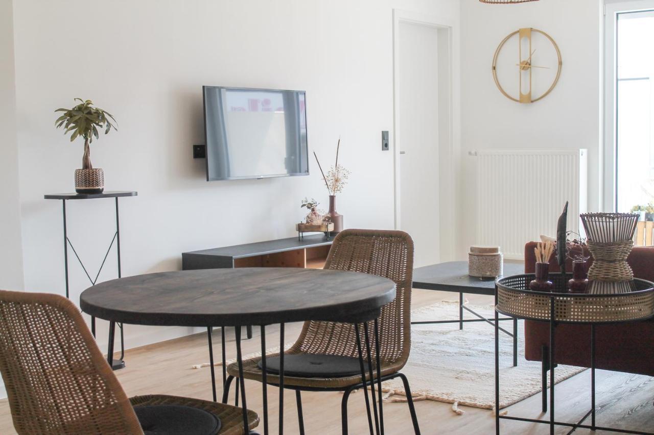 African-Style Apartment - Stadtnah, Parkplatz, E-Ladestation Fuer Auto & Fahrraeder, Gitterbox Fuer Fahrraeder, Fitnessstudio 코블렌츠 외부 사진